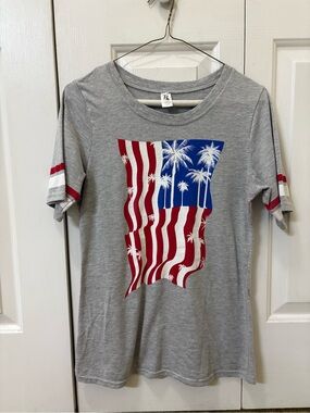 Women’s Gray Graphic Tee with Red & Blue Flag Print